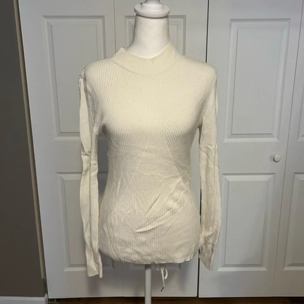 H&M - Cream Fitted Turtleneck Sweater - Size M